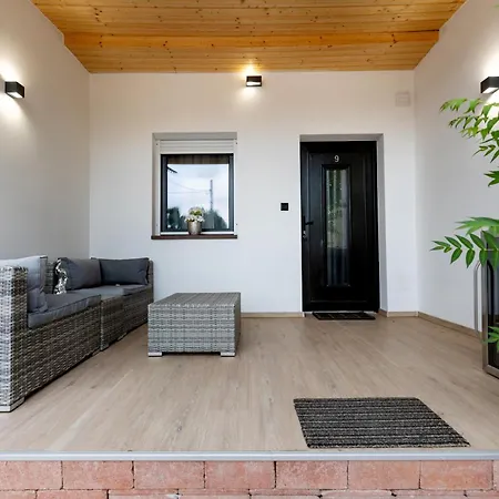 アパート Royal Gold-silver ケチケメート